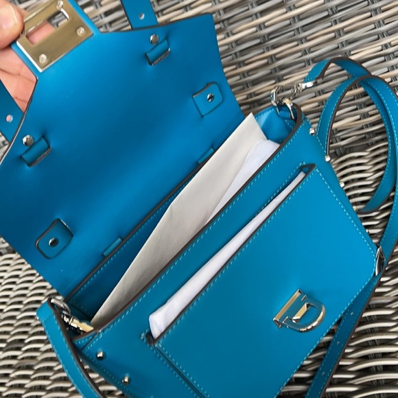 Michael Kors Manhattan Medium School Satchel - Picture 13 of 16